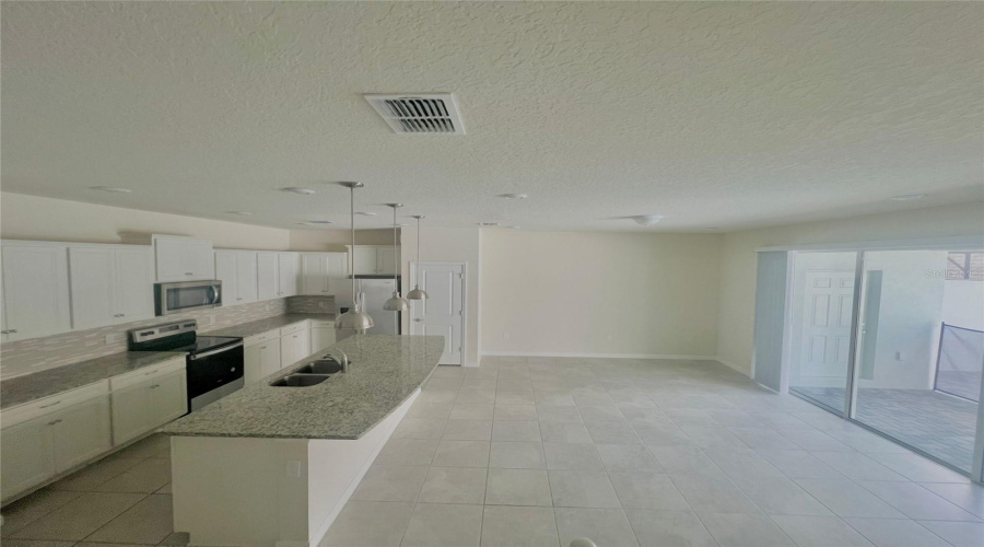 DAVENPORT, Florida 33897, 5 Bedrooms Bedrooms, ,4 BathroomsBathrooms,Residential,For Sale,JETTY,0,MFRO6374742