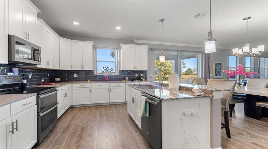 DAVENPORT, Florida 33896, 4 Bedrooms Bedrooms, ,2 BathroomsBathrooms,Residential,For Sale,BUNKER,0,MFRS5141991