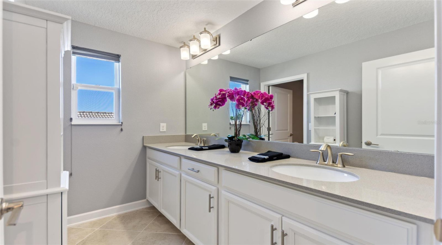 DAVENPORT, Florida 33896, 4 Bedrooms Bedrooms, ,2 BathroomsBathrooms,Residential,For Sale,BUNKER,0,MFRS5141991