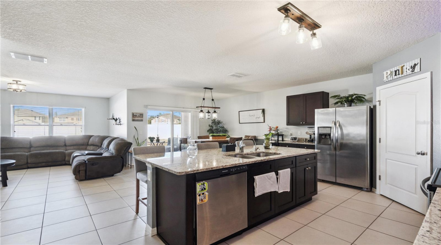 DAVENPORT, Florida 33896, 4 Bedrooms Bedrooms, ,2 BathroomsBathrooms,Residential,For Sale,TANGLEWOOD,0,MFRO6374775