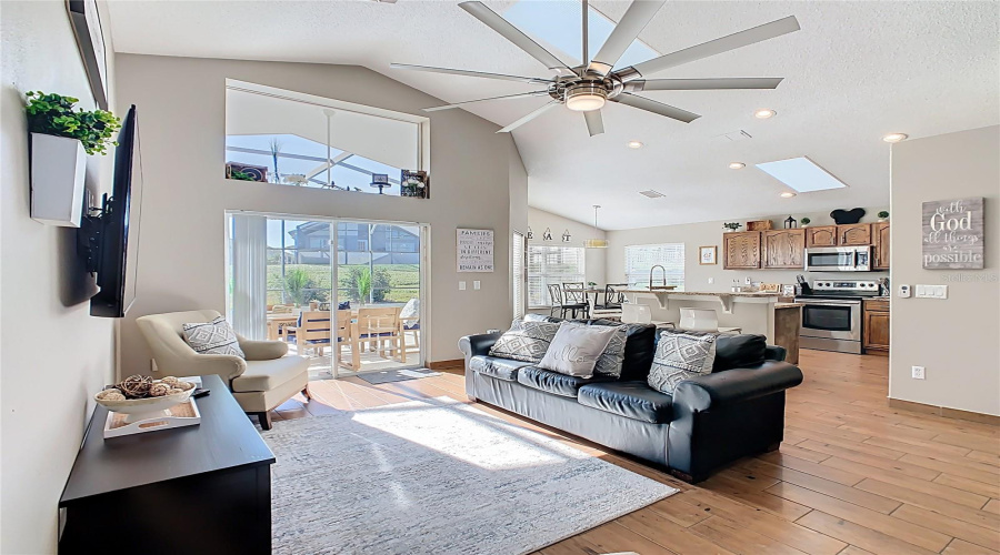 KISSIMMEE, Florida 34747, 4 Bedrooms Bedrooms, ,3 BathroomsBathrooms,Residential,For Sale,POMO,0,MFRO6370460