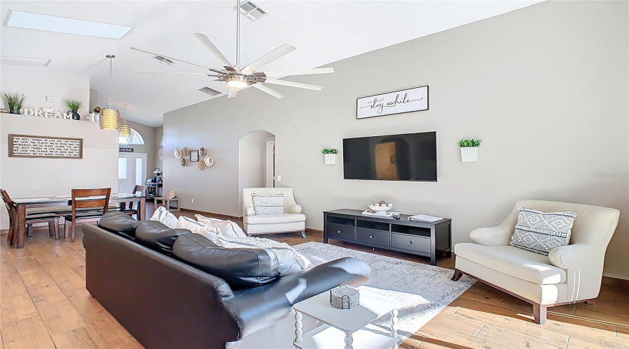 KISSIMMEE, Florida 34747, 4 Bedrooms Bedrooms, ,3 BathroomsBathrooms,Residential,For Sale,POMO,0,MFRO6370460