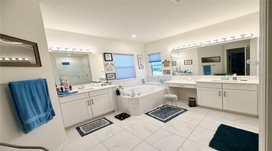KISSIMMEE, Florida 34746, 5 Bedrooms Bedrooms, ,4 BathroomsBathrooms,Residential,For Sale,WINDLASS,0,MFRS5142005