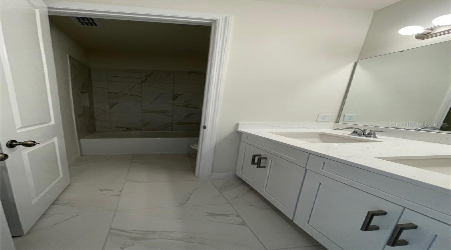 KISSIMMEE, Florida 34746, 5 Bedrooms Bedrooms, ,4 BathroomsBathrooms,Residential,For Sale,WINDLASS,0,MFRS5142005