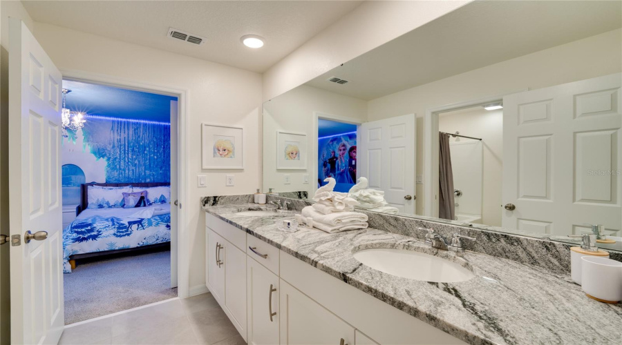 KISSIMMEE, Florida 34747, 7 Bedrooms Bedrooms, ,6 BathroomsBathrooms,Residential,For Sale,COCONUT BREEZE,0,MFRO6374170