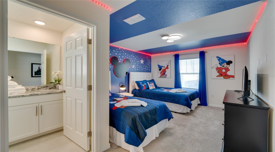 KISSIMMEE, Florida 34747, 7 Bedrooms Bedrooms, ,6 BathroomsBathrooms,Residential,For Sale,COCONUT BREEZE,0,MFRO6374170