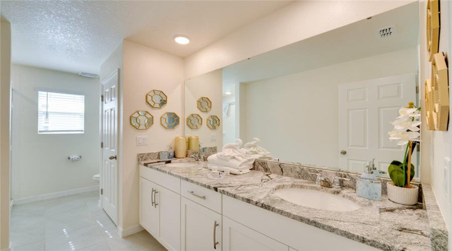 KISSIMMEE, Florida 34747, 7 Bedrooms Bedrooms, ,6 BathroomsBathrooms,Residential,For Sale,COCONUT BREEZE,0,MFRO6374170