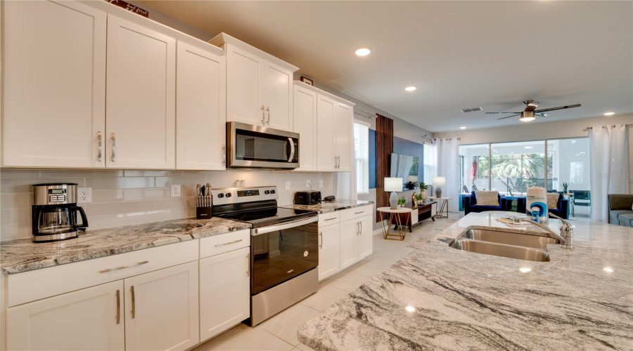 KISSIMMEE, Florida 34747, 7 Bedrooms Bedrooms, ,6 BathroomsBathrooms,Residential,For Sale,COCONUT BREEZE,0,MFRO6374170