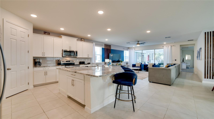 KISSIMMEE, Florida 34747, 7 Bedrooms Bedrooms, ,6 BathroomsBathrooms,Residential,For Sale,COCONUT BREEZE,0,MFRO6374170