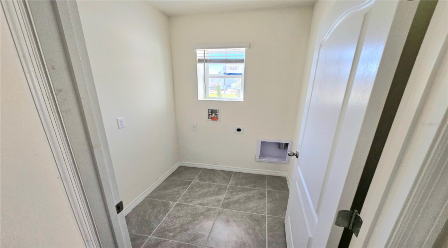 DAVENPORT, Florida 33837, 3 Bedrooms Bedrooms, ,2 BathroomsBathrooms,Residential,For Sale,HOLODAK,0,MFRS5129251