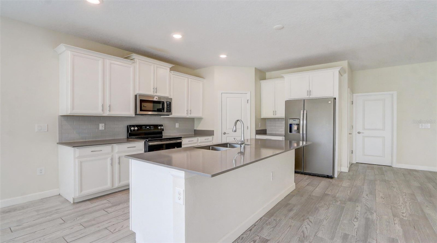 KISSIMMEE, Florida 34746, 5 Bedrooms Bedrooms, ,3 BathroomsBathrooms,Residential,For Sale,CRESCENT MOON,0,MFRO6374236