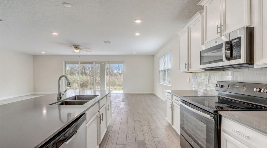 KISSIMMEE, Florida 34746, 5 Bedrooms Bedrooms, ,3 BathroomsBathrooms,Residential,For Sale,CRESCENT MOON,0,MFRO6374236