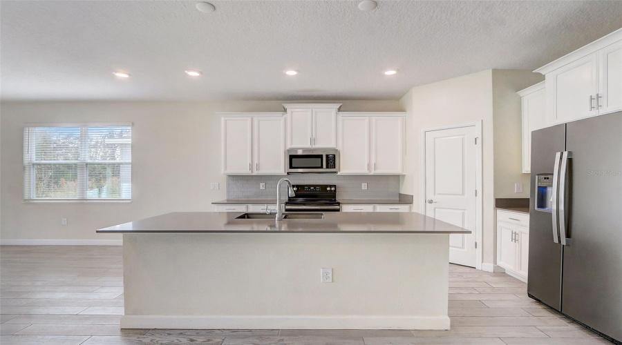 KISSIMMEE, Florida 34746, 5 Bedrooms Bedrooms, ,3 BathroomsBathrooms,Residential,For Sale,CRESCENT MOON,0,MFRO6374236