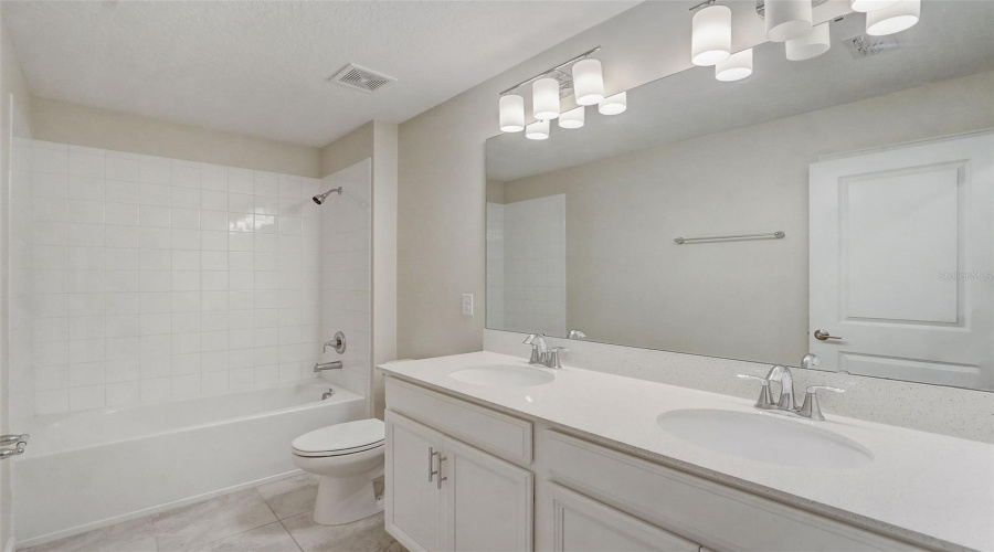 KISSIMMEE, Florida 34746, 5 Bedrooms Bedrooms, ,3 BathroomsBathrooms,Residential,For Sale,CRESCENT MOON,0,MFRO6374236