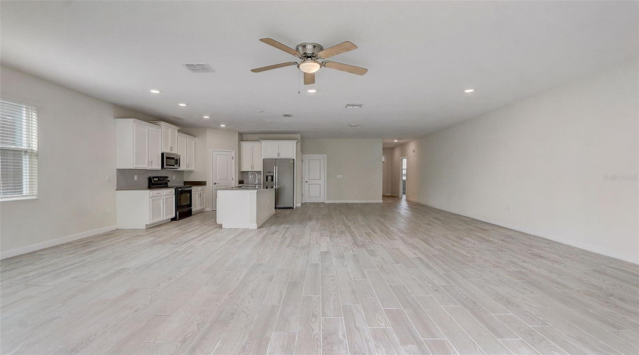 KISSIMMEE, Florida 34746, 5 Bedrooms Bedrooms, ,3 BathroomsBathrooms,Residential,For Sale,CRESCENT MOON,0,MFRO6374236