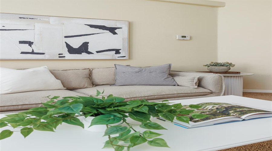 DAVENPORT, Florida 33896, 4 Bedrooms Bedrooms, ,2 BathroomsBathrooms,Residential,For Sale,ROBIN,0,MFRL4958683