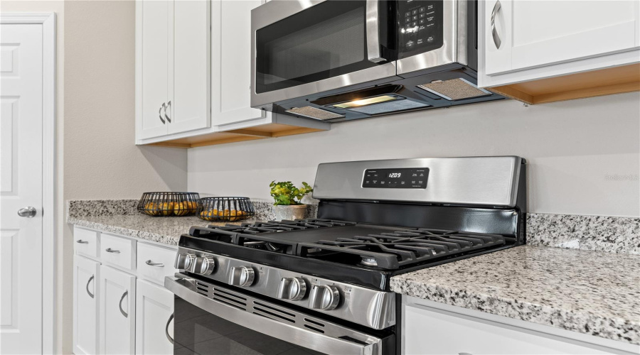 DAVENPORT, Florida 33837, 4 Bedrooms Bedrooms, ,2 BathroomsBathrooms,Residential,For Sale,RISING,0,MFRO6375081