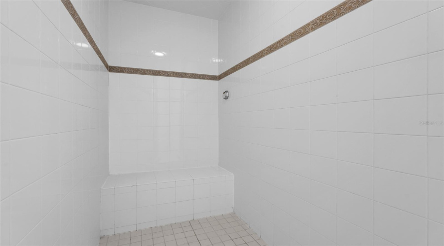 KISSIMMEE, Florida 34747, 6 Bedrooms Bedrooms, ,4 BathroomsBathrooms,Residential,For Sale,ACADIA ESTATES,0,MFRO6375082