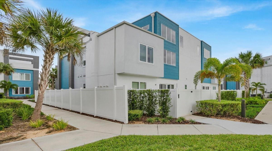 KISSIMMEE, Florida 34747, 4 Bedrooms Bedrooms, ,3 BathroomsBathrooms,Residential,For Sale,SANDY RIDGE,0,MFRV4940792