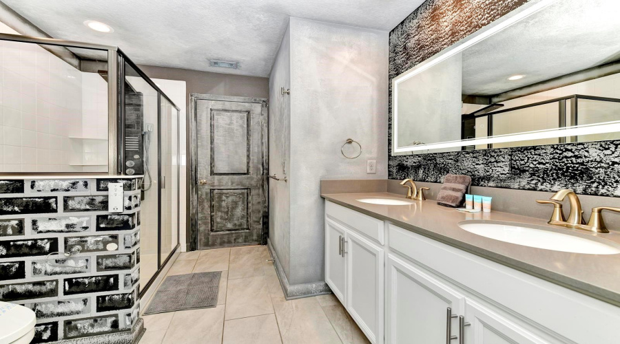 KISSIMMEE, Florida 34746, 9 Bedrooms Bedrooms, ,5 BathroomsBathrooms,Residential,For Sale,OXYMORON WAY,0,MFRO6334786