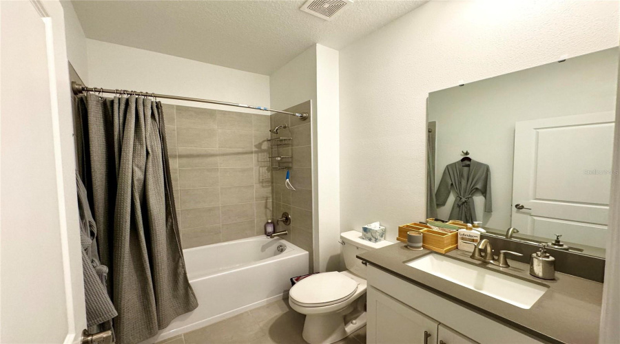 DAVENPORT, Florida 33837, 5 Bedrooms Bedrooms, ,3 BathroomsBathrooms,Residential,For Sale,REDBRIDGE,0,MFRO6375150