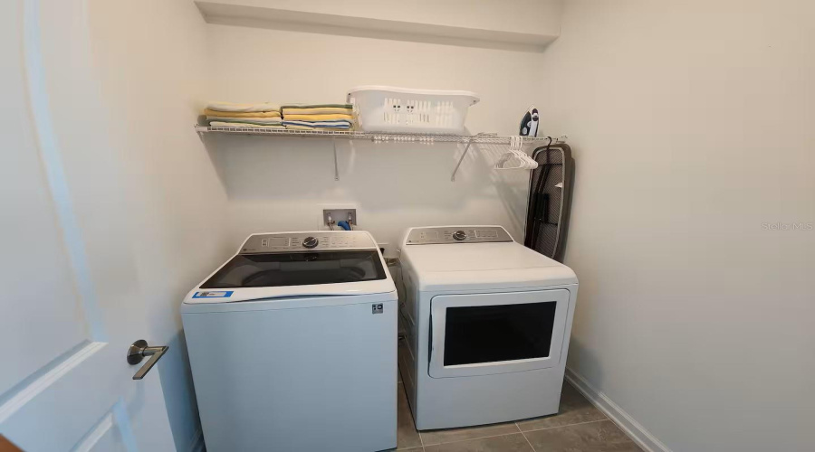 DAVENPORT, Florida 33896, 3 Bedrooms Bedrooms, ,2 BathroomsBathrooms,Residential,For Sale,CABOT CLIFFS,0,MFRS5142055