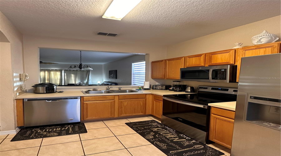 DAVENPORT, Florida 33897, 4 Bedrooms Bedrooms, ,3 BathroomsBathrooms,Residential,For Sale,LA MIRAGE,0,MFRO6373978