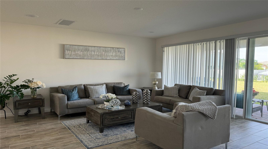 DAVENPORT, Florida 33837, 4 Bedrooms Bedrooms, ,3 BathroomsBathrooms,Residential,For Sale,CABELLO,0,MFRS5141682