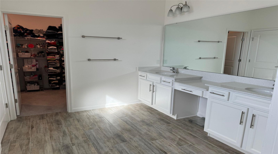 DAVENPORT, Florida 33837, 4 Bedrooms Bedrooms, ,3 BathroomsBathrooms,Residential,For Sale,CABELLO,0,MFRS5141682