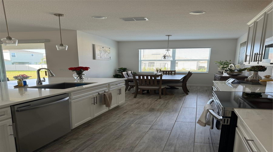 DAVENPORT, Florida 33837, 4 Bedrooms Bedrooms, ,3 BathroomsBathrooms,Residential,For Sale,CABELLO,0,MFRS5141682