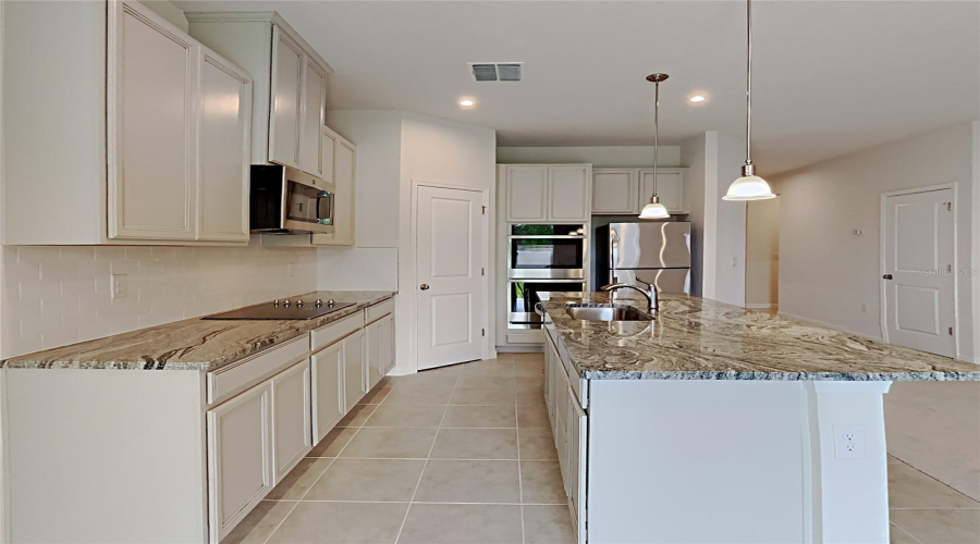 DAVENPORT, Florida 33896, 3 Bedrooms Bedrooms, ,2 BathroomsBathrooms,Residential,For Sale,SIESTA VISTA,0,MFRO6373431