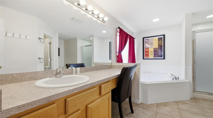 KISSIMMEE, Florida 34747, 5 Bedrooms Bedrooms, ,4 BathroomsBathrooms,Residential,For Sale,LIDO KEY,0,MFRO6373761