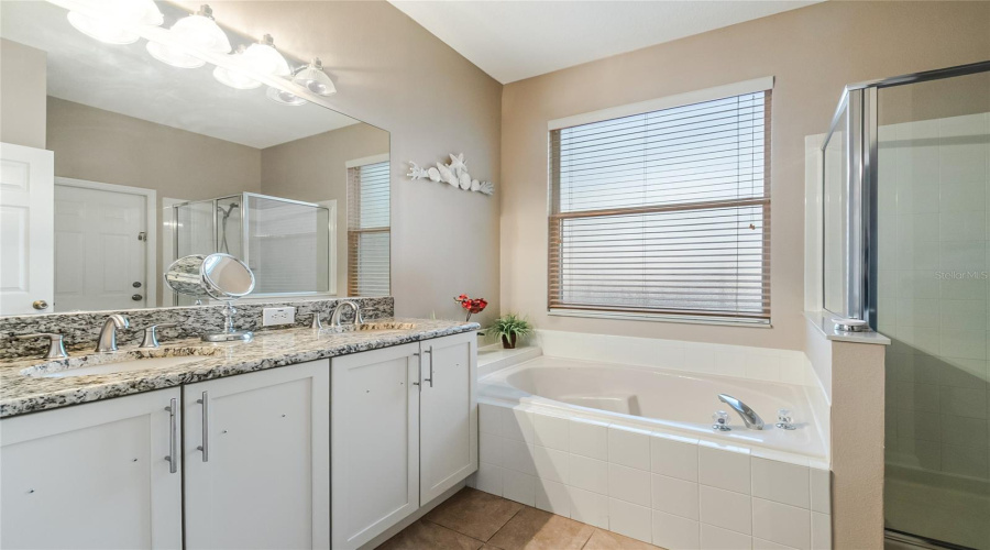 KISSIMMEE, Florida 34747, 3 Bedrooms Bedrooms, ,2 BathroomsBathrooms,Residential,For Sale,FAN PALM,0,MFRS5140944