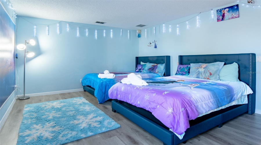 DAVENPORT, Florida 33897, 6 Bedrooms Bedrooms, ,4 BathroomsBathrooms,Residential,For Sale,BLOOMINGDALE,0,MFRO6374658