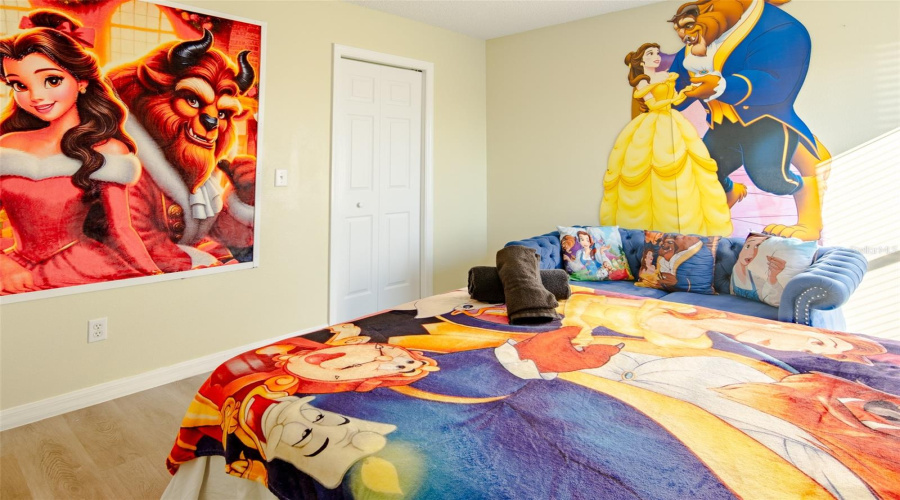 DAVENPORT, Florida 33897, 6 Bedrooms Bedrooms, ,4 BathroomsBathrooms,Residential,For Sale,BLOOMINGDALE,0,MFRO6374658