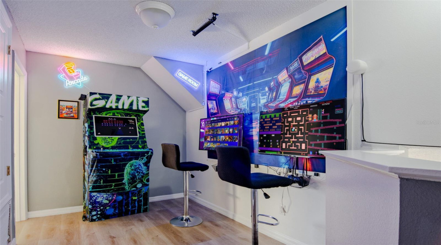 DAVENPORT, Florida 33897, 6 Bedrooms Bedrooms, ,4 BathroomsBathrooms,Residential,For Sale,BLOOMINGDALE,0,MFRO6374658