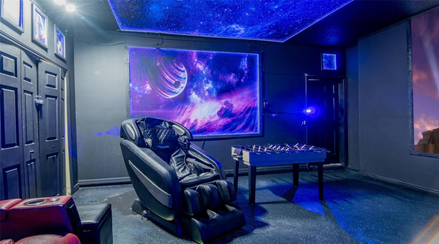 DAVENPORT, Florida 33897, 6 Bedrooms Bedrooms, ,4 BathroomsBathrooms,Residential,For Sale,BLOOMINGDALE,0,MFRO6374658