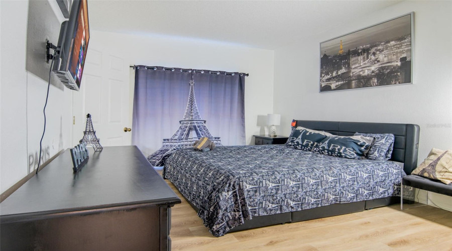 DAVENPORT, Florida 33897, 6 Bedrooms Bedrooms, ,4 BathroomsBathrooms,Residential,For Sale,BLOOMINGDALE,0,MFRO6374658