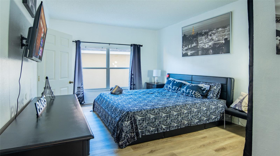 DAVENPORT, Florida 33897, 6 Bedrooms Bedrooms, ,4 BathroomsBathrooms,Residential,For Sale,BLOOMINGDALE,0,MFRO6374658