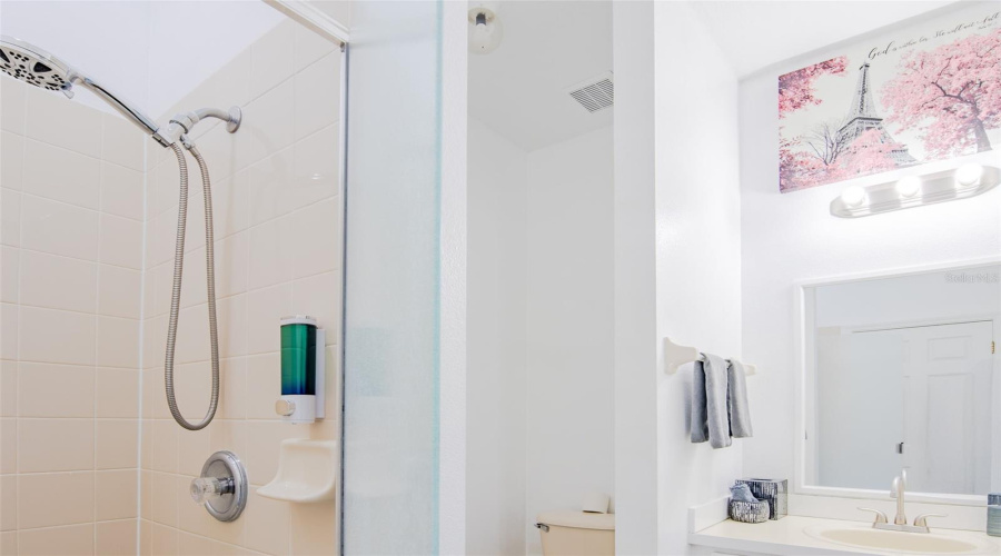 DAVENPORT, Florida 33897, 6 Bedrooms Bedrooms, ,4 BathroomsBathrooms,Residential,For Sale,BLOOMINGDALE,0,MFRO6374658