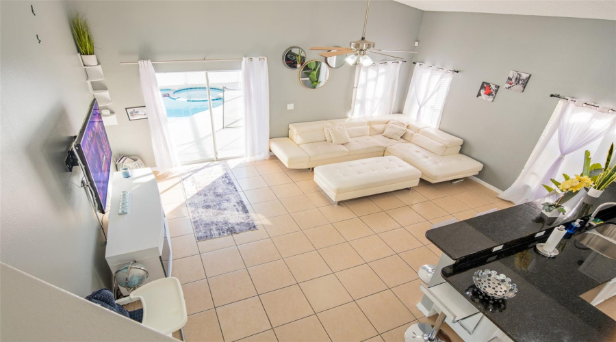 DAVENPORT, Florida 33897, 6 Bedrooms Bedrooms, ,4 BathroomsBathrooms,Residential,For Sale,BLOOMINGDALE,0,MFRO6374658