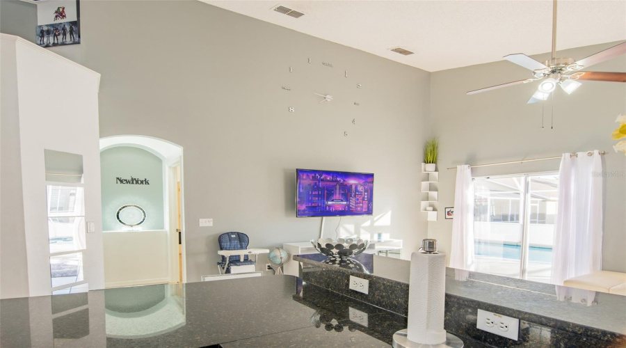 DAVENPORT, Florida 33897, 6 Bedrooms Bedrooms, ,4 BathroomsBathrooms,Residential,For Sale,BLOOMINGDALE,0,MFRO6374658