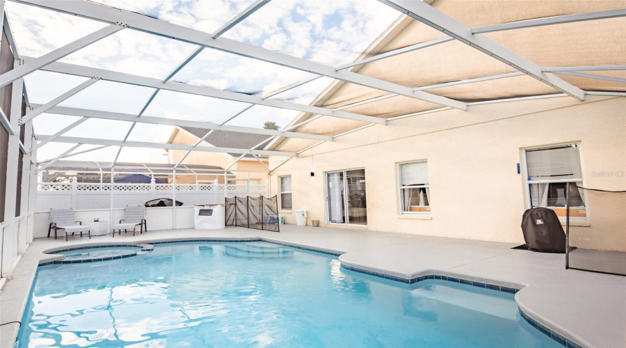 DAVENPORT, Florida 33897, 6 Bedrooms Bedrooms, ,4 BathroomsBathrooms,Residential,For Sale,BLOOMINGDALE,0,MFRO6374658