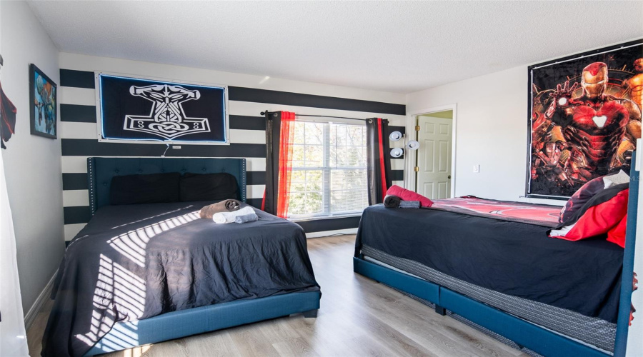 DAVENPORT, Florida 33897, 6 Bedrooms Bedrooms, ,4 BathroomsBathrooms,Residential,For Sale,BLOOMINGDALE,0,MFRO6374658