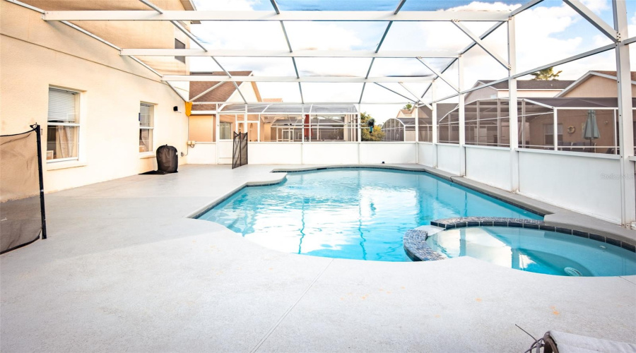 DAVENPORT, Florida 33897, 6 Bedrooms Bedrooms, ,4 BathroomsBathrooms,Residential,For Sale,BLOOMINGDALE,0,MFRO6374658