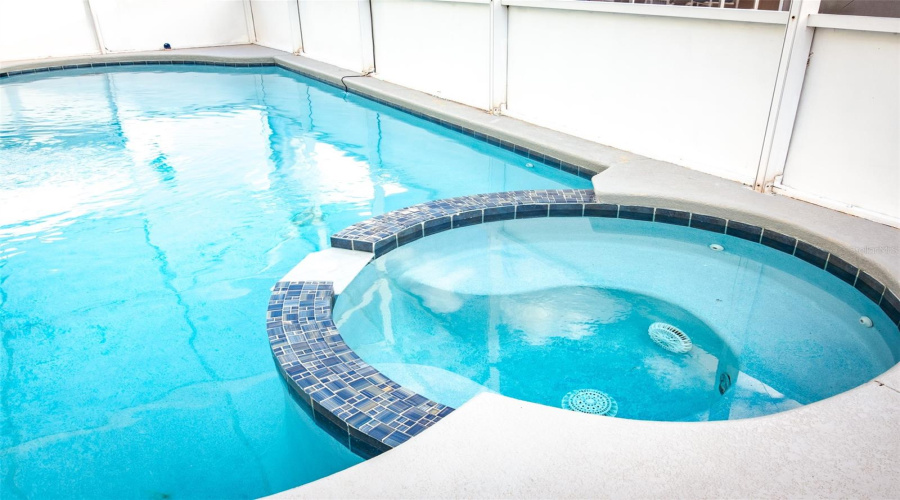 DAVENPORT, Florida 33897, 6 Bedrooms Bedrooms, ,4 BathroomsBathrooms,Residential,For Sale,BLOOMINGDALE,0,MFRO6374658