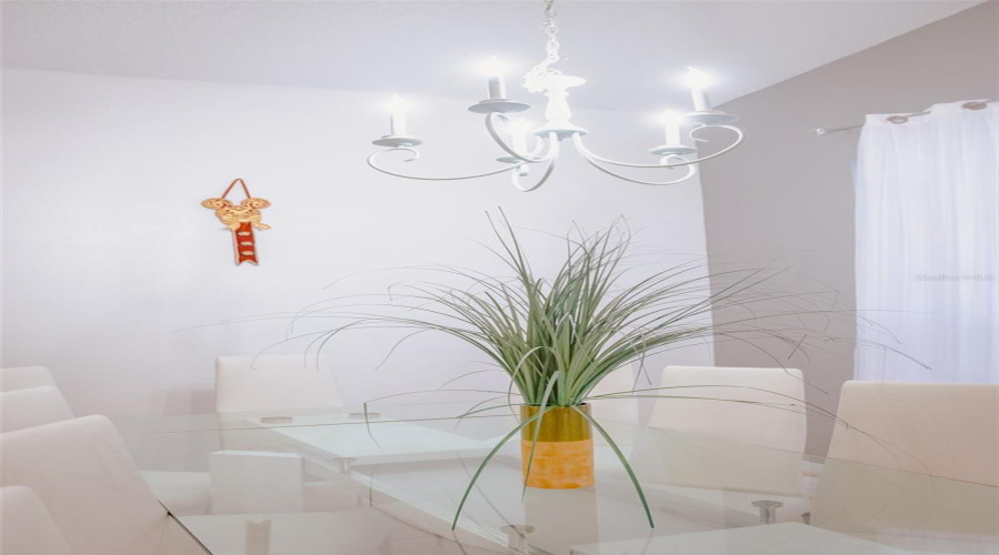 DAVENPORT, Florida 33897, 6 Bedrooms Bedrooms, ,4 BathroomsBathrooms,Residential,For Sale,BLOOMINGDALE,0,MFRO6374658