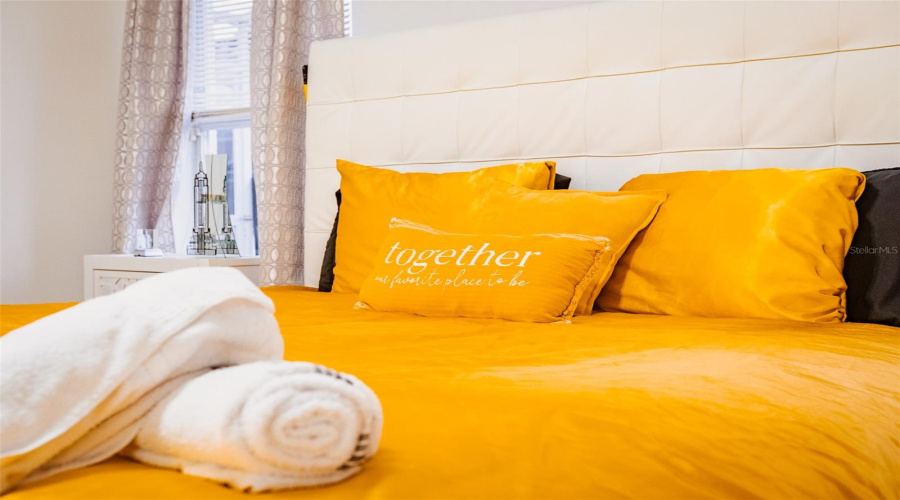 DAVENPORT, Florida 33897, 6 Bedrooms Bedrooms, ,4 BathroomsBathrooms,Residential,For Sale,BLOOMINGDALE,0,MFRO6374658