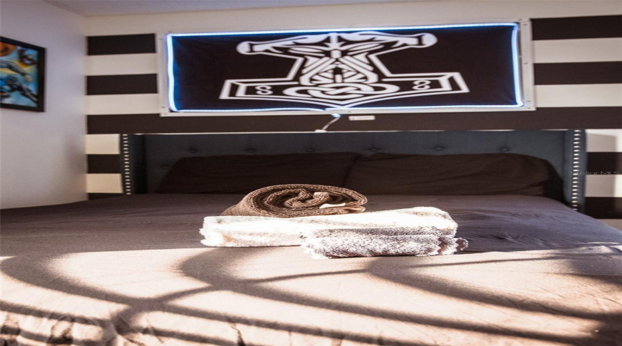 DAVENPORT, Florida 33897, 6 Bedrooms Bedrooms, ,4 BathroomsBathrooms,Residential,For Sale,BLOOMINGDALE,0,MFRO6374658