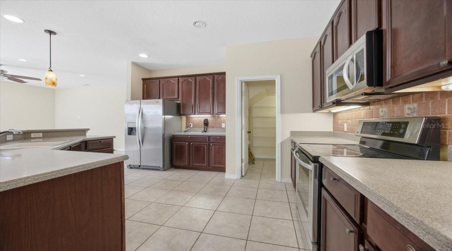 KISSIMMEE, Florida 34746, 4 Bedrooms Bedrooms, ,2 BathroomsBathrooms,Residential,For Sale,MARSHFIELD PRESERVE,0,MFRTB8466412